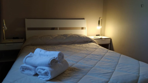 Elegant double ensuite bedroom in Quartiere Umbertino