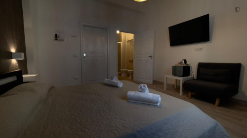Big double ensuite bedroom near the Bari Marina