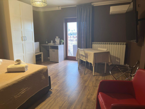 Spacious studio in Quartiere Umbertino