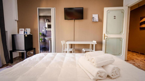 Appealing double ensuite bedroom in Quartiere Umbertino