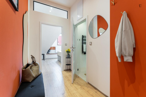 Very inviting 2-bedroom flat in New Town