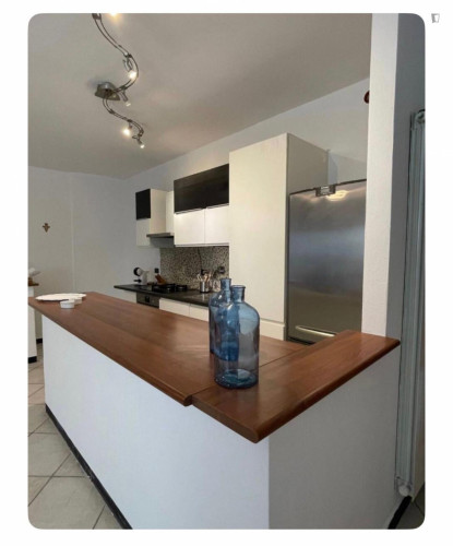 Twin bedroom in a spacious apartment
