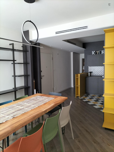 Double ensuite-bedroom in a modern apartment - Gallery - 7