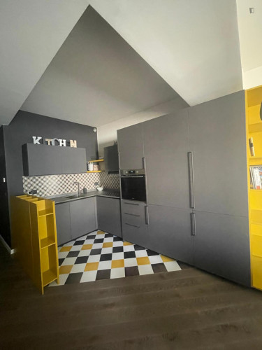 Double ensuite-bedroom in a modern apartment - Gallery - 9