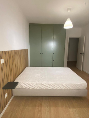 Elegant Double Bedroom close to Luís de Camões Park - Gallery - 21