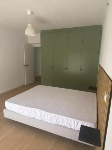 Bright Double Bedroom with a Balcony close to ESECS Polytechnic - Gallery - 2