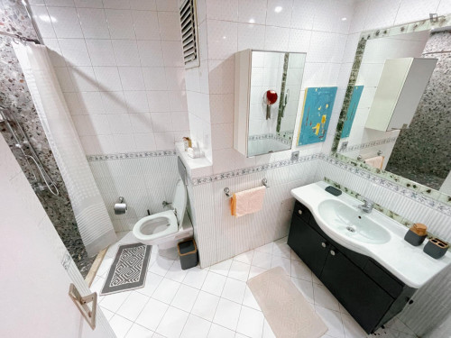 Sunny 2-bedroom apartment in Cihangir - Gallery - 11
