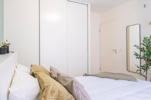 Unique double-bedroom in Nansouty - BO42