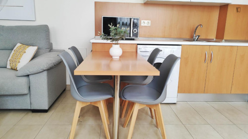 Bright studio apartment in central Malaga with shared rooftop