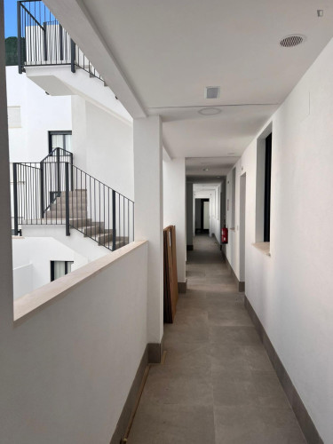 Cool double bedroom in Bailén-Miraflores