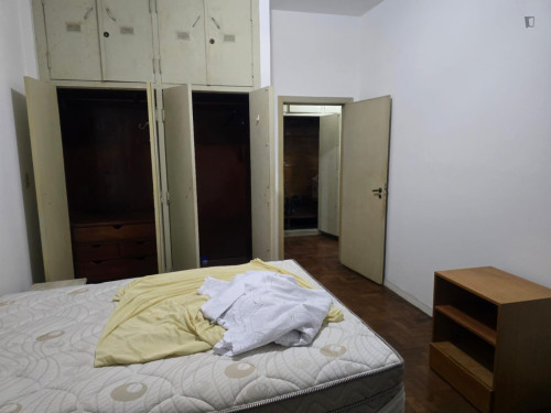 Double bedroom in 3-bedroom apartment