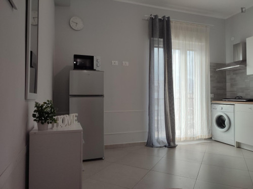 Cozy and bright studio with balcony next to Palermo's central station 42 - Gallery - 5