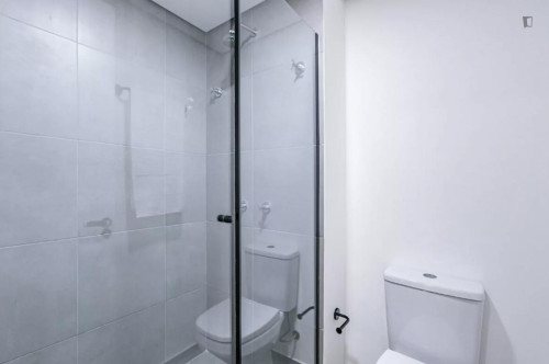 Snug single bedroom near Universidade Federal do Rio Grande do Sul  - Gallery -  5