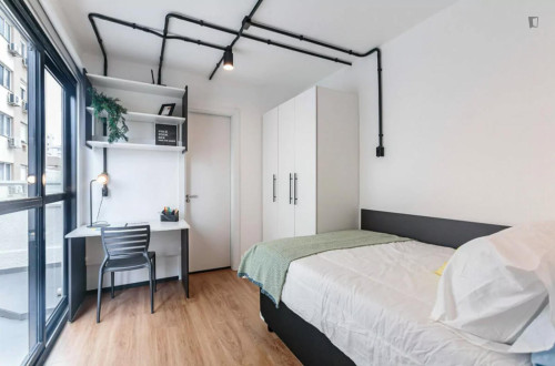 Snug single bedroom near Universidade Federal do Rio Grande do Sul