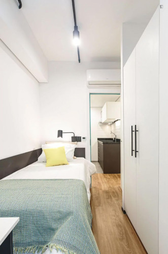 Snug single bedroom near Universidade Federal do Rio Grande do Sul - Gallery - 56