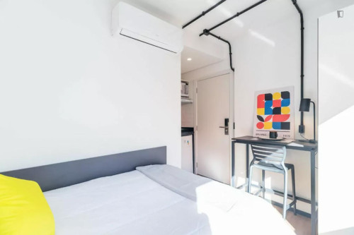 Snug single bedroom near Universidade Federal do Rio Grande do Sul - Gallery - 23