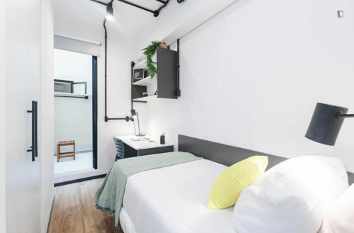 Snug single bedroom near Universidade Federal do Rio Grande do Sul - Gallery - 59
