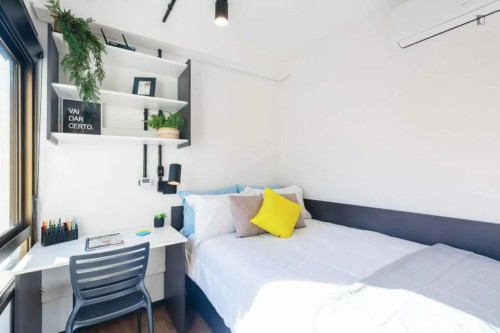 Snug single bedroom near Universidade Federal do Rio Grande do Sul - Gallery - 22