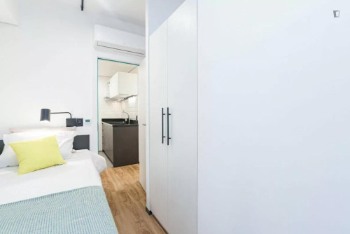 Snug single bedroom near Universidade Federal do Rio Grande do Sul - Gallery - 57