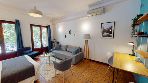 Cushy double bedroom close to Jardin Compans-Caffarelli