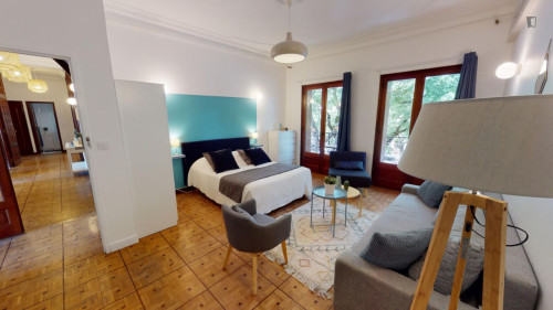 Cushy double bedroom close to Jardin Compans-Caffarelli