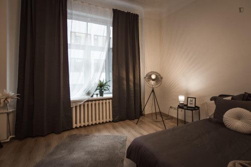Bright double bedroom in Central District - Gallery - 10