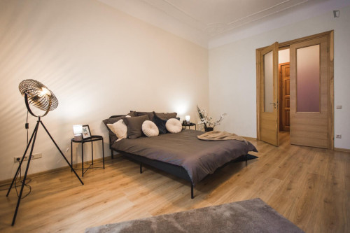 Bright double bedroom in Central District - Gallery - 8