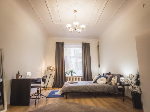 Welcoming double bedroom in the Central District