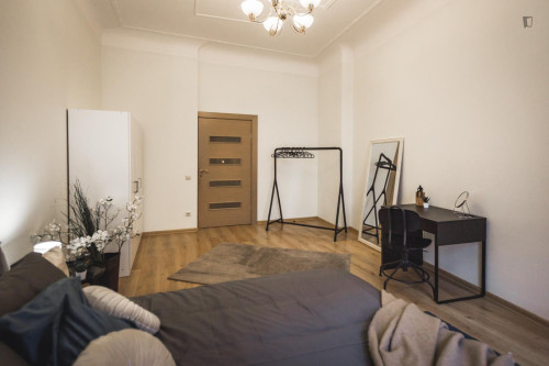 Welcoming double bedroom in the Central District  - Gallery -  5