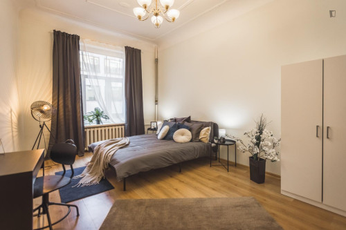 Welcoming double bedroom in the Central District