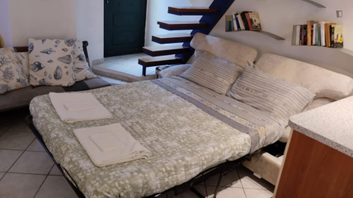 2-bedroom house, with outdoor area