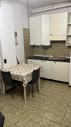 Bright 2-bedroom apartment close to the beach and well connected to the city center