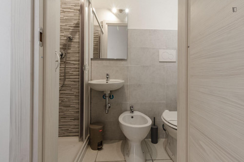 Inviting single ensuite bedroom in Sassari