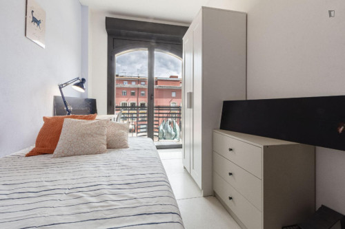 Inviting single ensuite bedroom in Sassari