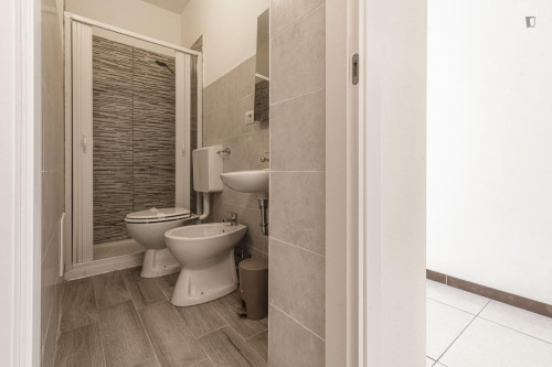 Inviting single ensuite bedroom in Sassari