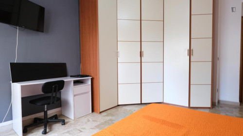 Brilliant single bedroom near Orti di San Pietro park - Gallery - 6