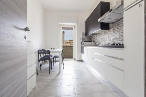 Large double ensuite bedroom in the heart of Sassari - Gallery - 15