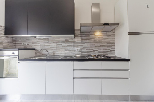 Large double ensuite bedroom in the heart of Sassari - Gallery - 14