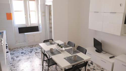 Bright single bedroom in Marconi - Gallery - 15