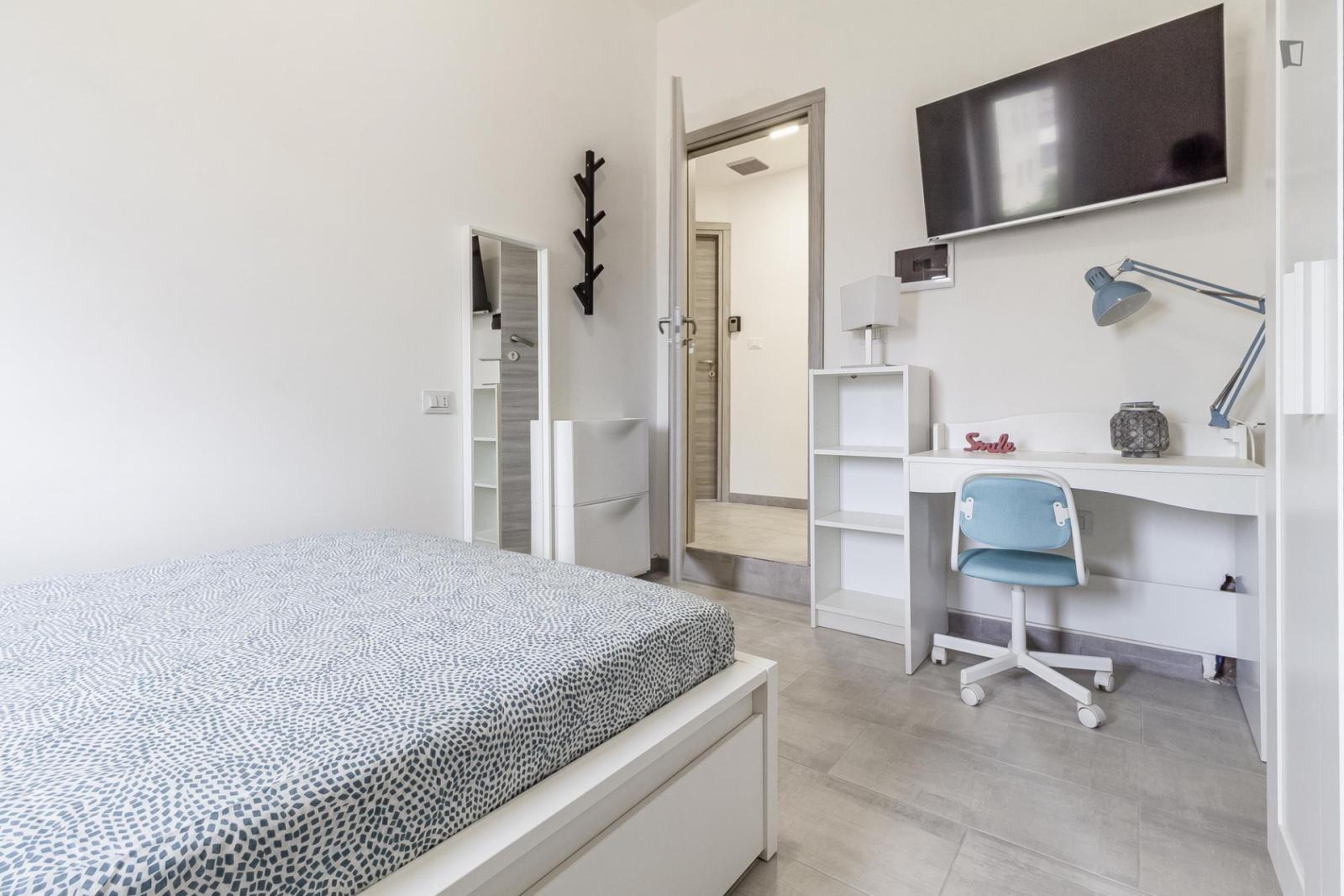  Elegant Double Ensuite Bedroom In The Heart Of Sassari  -  Elegant double ensuite bedroom in the heart of Sassari  - Gallery -  1