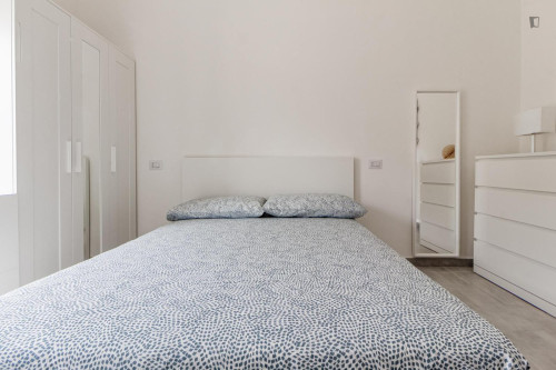 Alluring double ensuite bedroom in the centre of Sassari