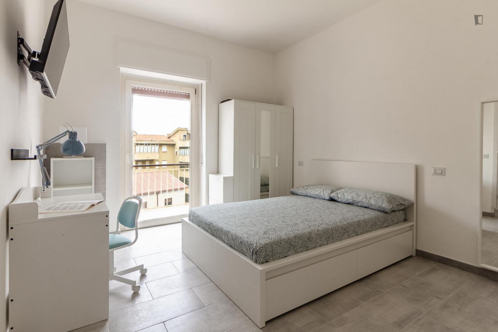  Alluring Double Ensuite Bedroom In The Centre Of Sassari  -  Alluring double ensuite bedroom in the centre of Sassari  - Gallery -  1