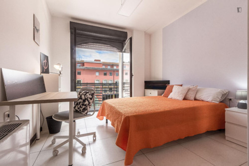 Lovely single ensuite bedroom in Sassari