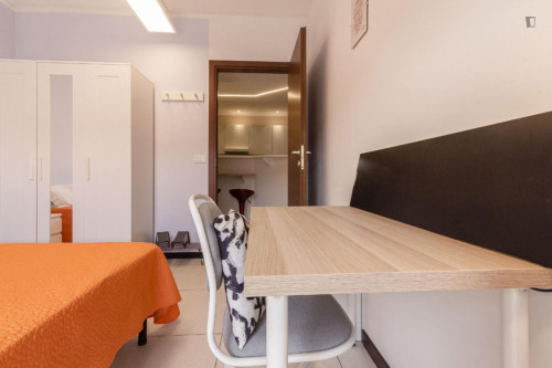 Lovely single ensuite bedroom in Sassari