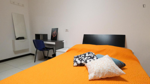 Very nice single ensuite bedroom near the Sassari train station