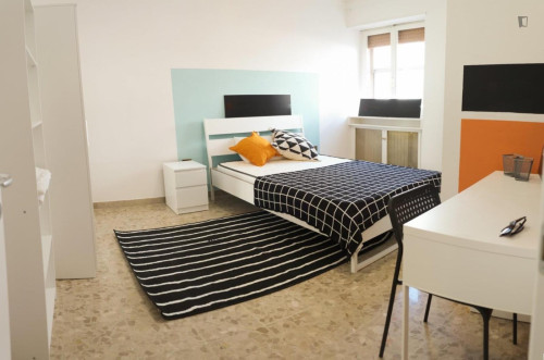 Lovely single ensuite bedroom in Marconi