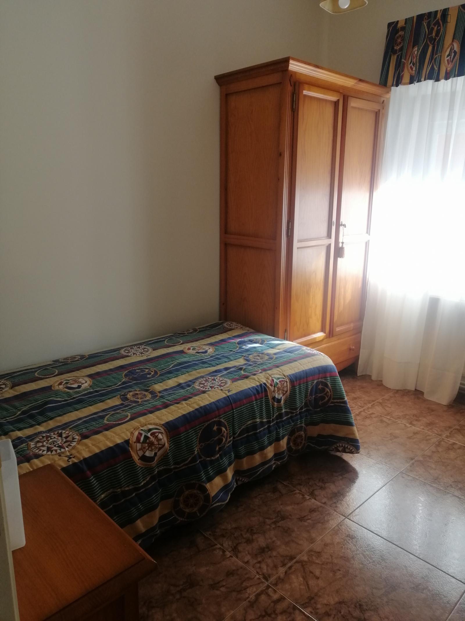 Charming Single Bedroom Near Parque Campo Grande - 1