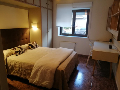 Pleasant double bedroom near Parque Campo Grande 