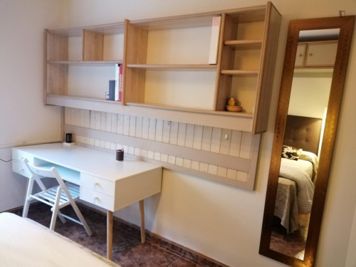 Pleasant double bedroom near Parque Campo Grande  - Gallery - 3