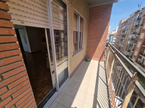Large double bedroom near the Campo Grande train station